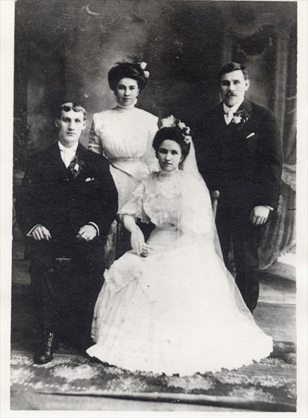 Frank Knoche and Mary Lange wedding in 1909